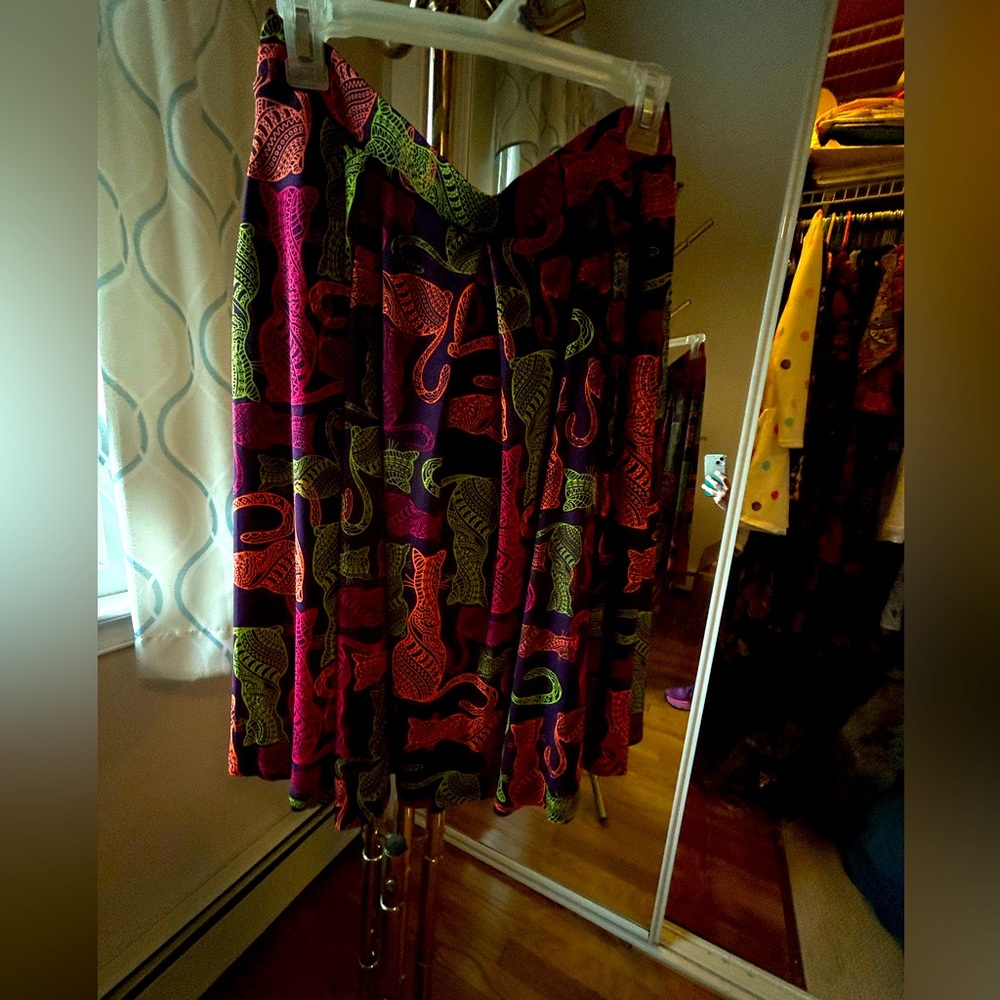 LuLaRoe, Madison skirt, size M, 2 pockets, cats, purple, orange, red and green